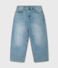 Afbeelding in Gallery-weergave laden, wide tapered denim pants