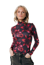 Afbeelding in Gallery-weergave laden, Top Neyo Lily Flower Peached Turtleneck