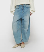 Afbeelding in Gallery-weergave laden, wide tapered denim pants