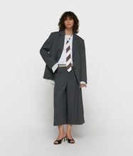 Afbeelding in Gallery-weergave laden, dressed bermuda