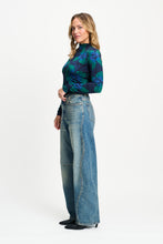 Afbeelding in Gallery-weergave laden, Turtleneck Romi Jersey Bloom Teal Green