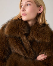 Afbeelding in Gallery-weergave laden, Laney faux fur jacket