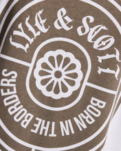 Afbeelding in Gallery-weergave laden, T-Shirt Borders Label Graphic