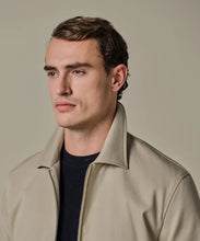 Afbeelding in Gallery-weergave laden, OUTERW BOMBER JCT L.BEIGE