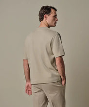 Afbeelding in Gallery-weergave laden, T-SHIRT CREW NECK SS BEIGE