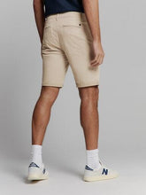 Afbeelding in Gallery-weergave laden, Short Chino Garment Dyed Twill Stre