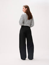 Afbeelding in Gallery-weergave laden, Trousers Barrel Fit Tailored