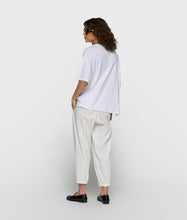 Afbeelding in Gallery-weergave laden, believe tee