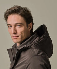 Afbeelding in Gallery-weergave laden, RAINCOAT LONG MAGNET BROWN