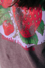 Afbeelding in Gallery-weergave laden, Tee Fresh Berries Acid Wash Loosefit